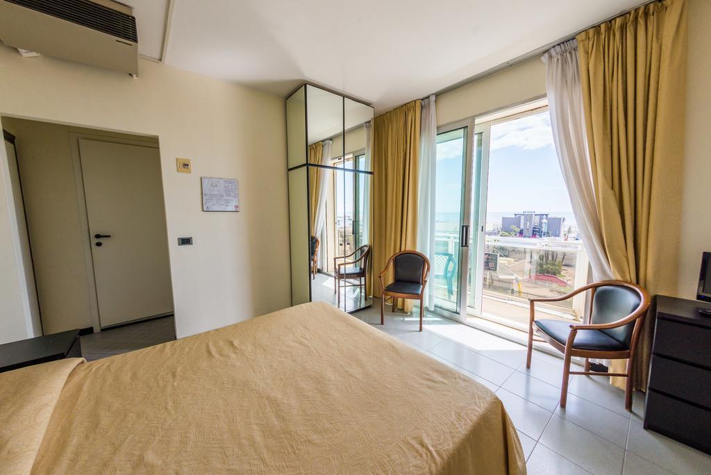 Hotel Ambasciatori Соттомарина Экстерьер фото