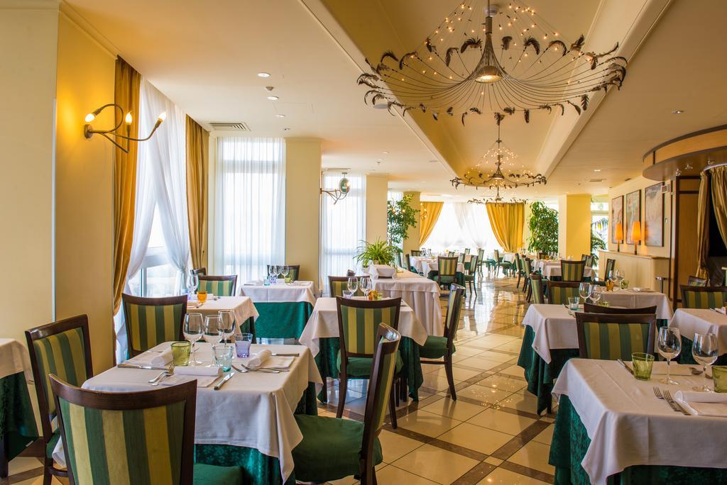 Hotel Ambasciatori Соттомарина Экстерьер фото